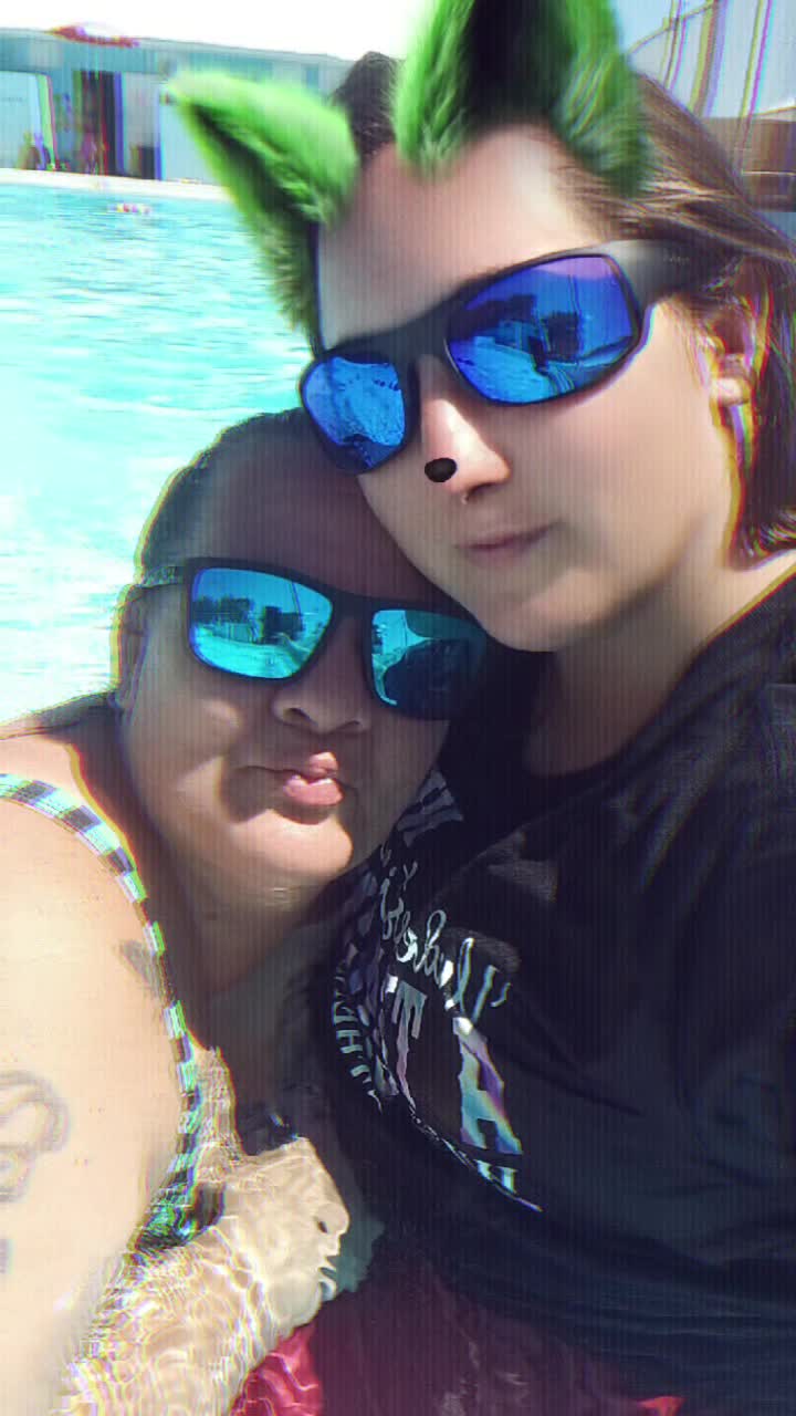 @nikkilovesherwife