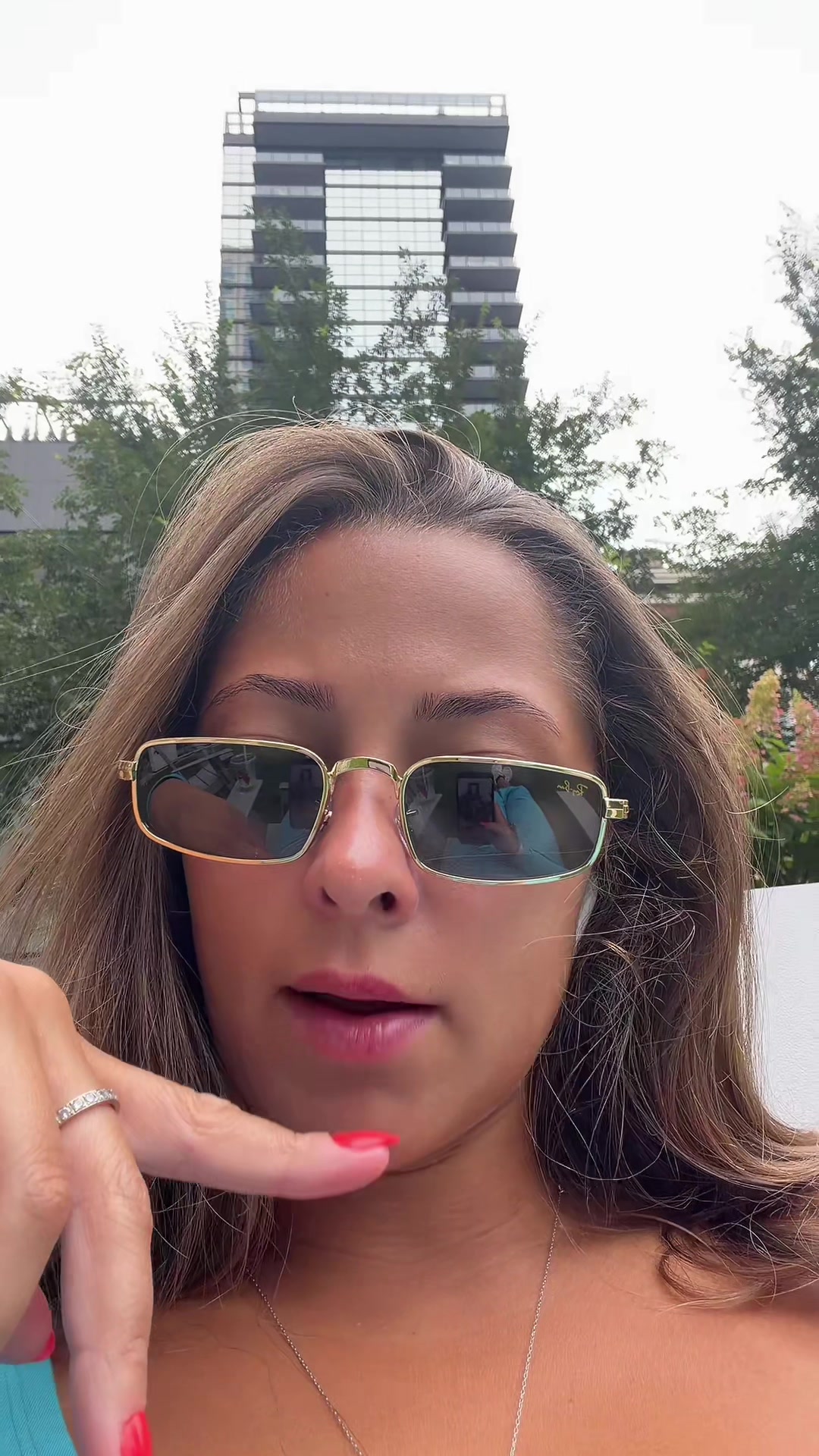 @alexispaige
