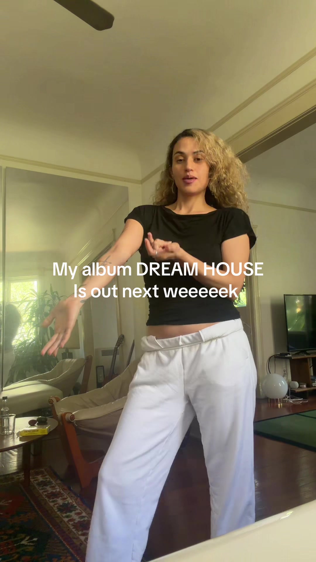 @empress of