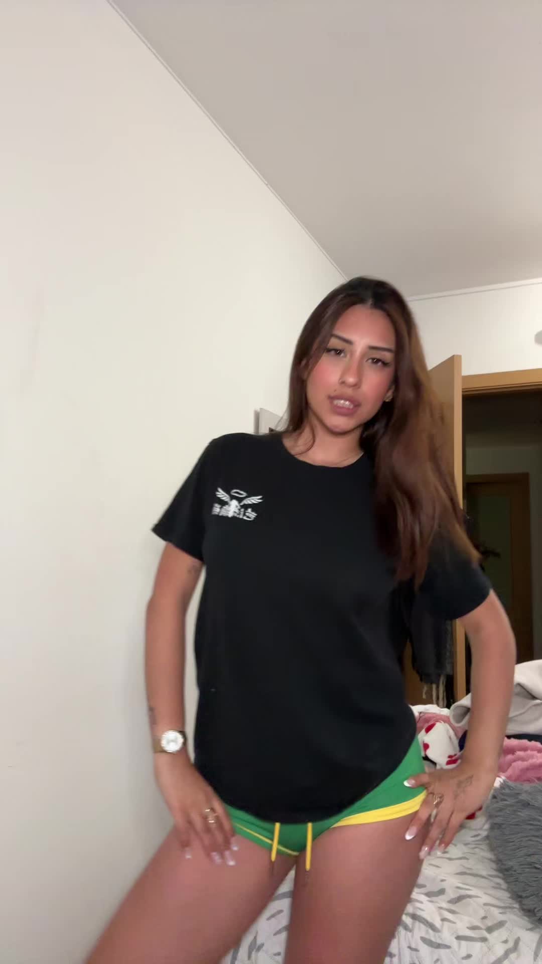 @laanyiyi ✨