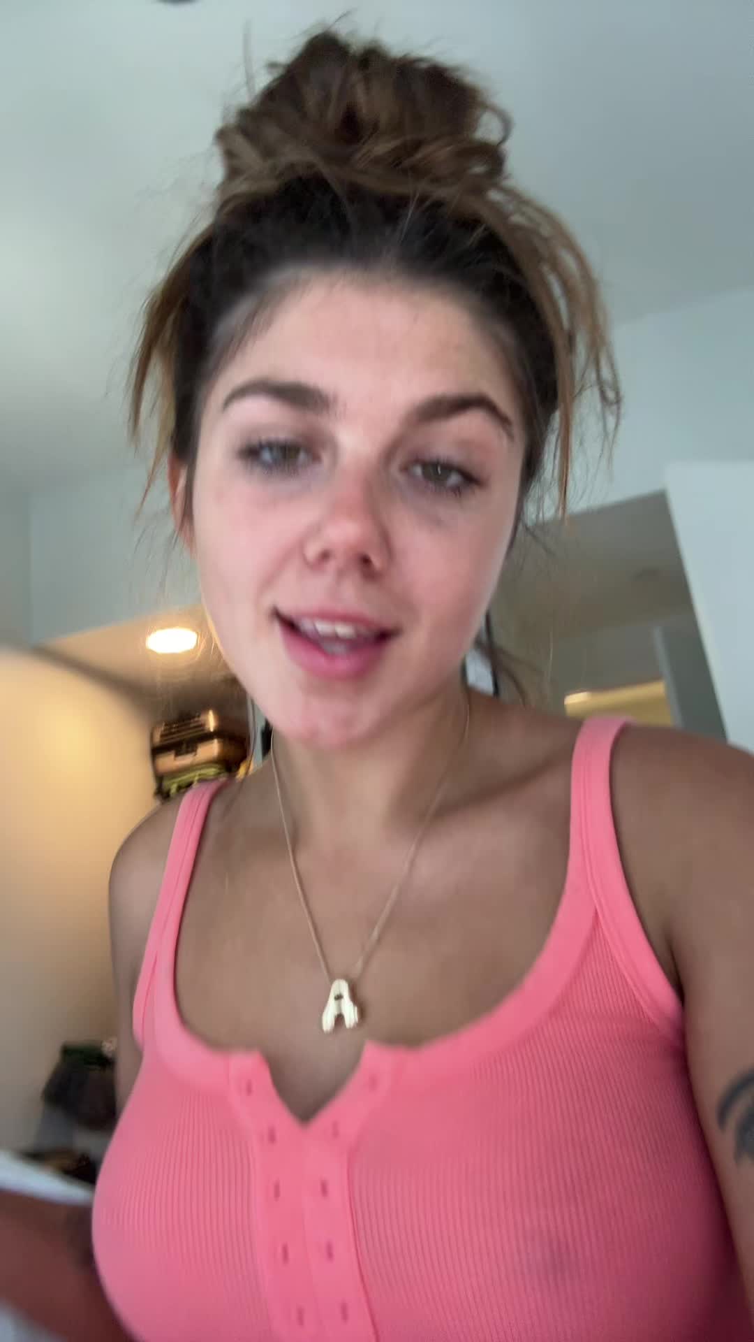 @alexisaevans_