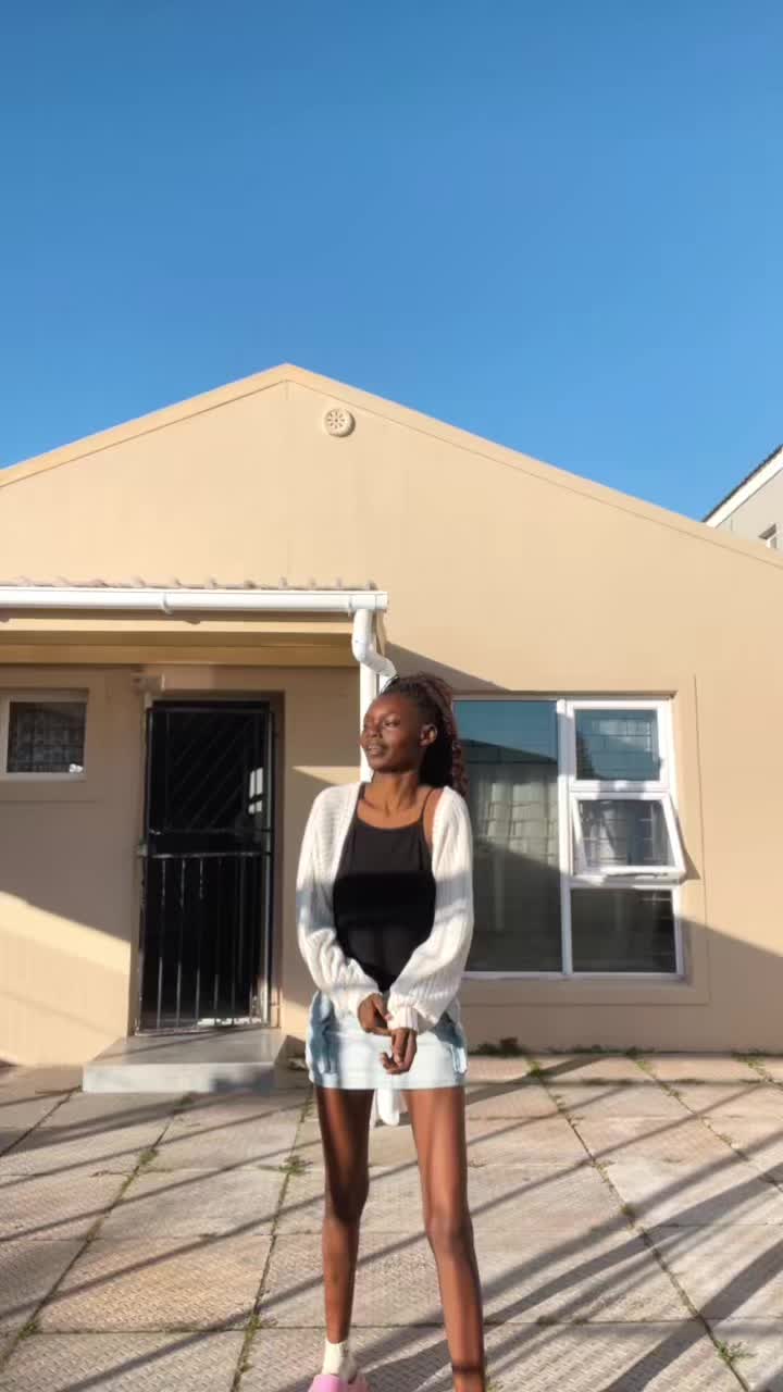 @Melanin Jay ᥫ᭡