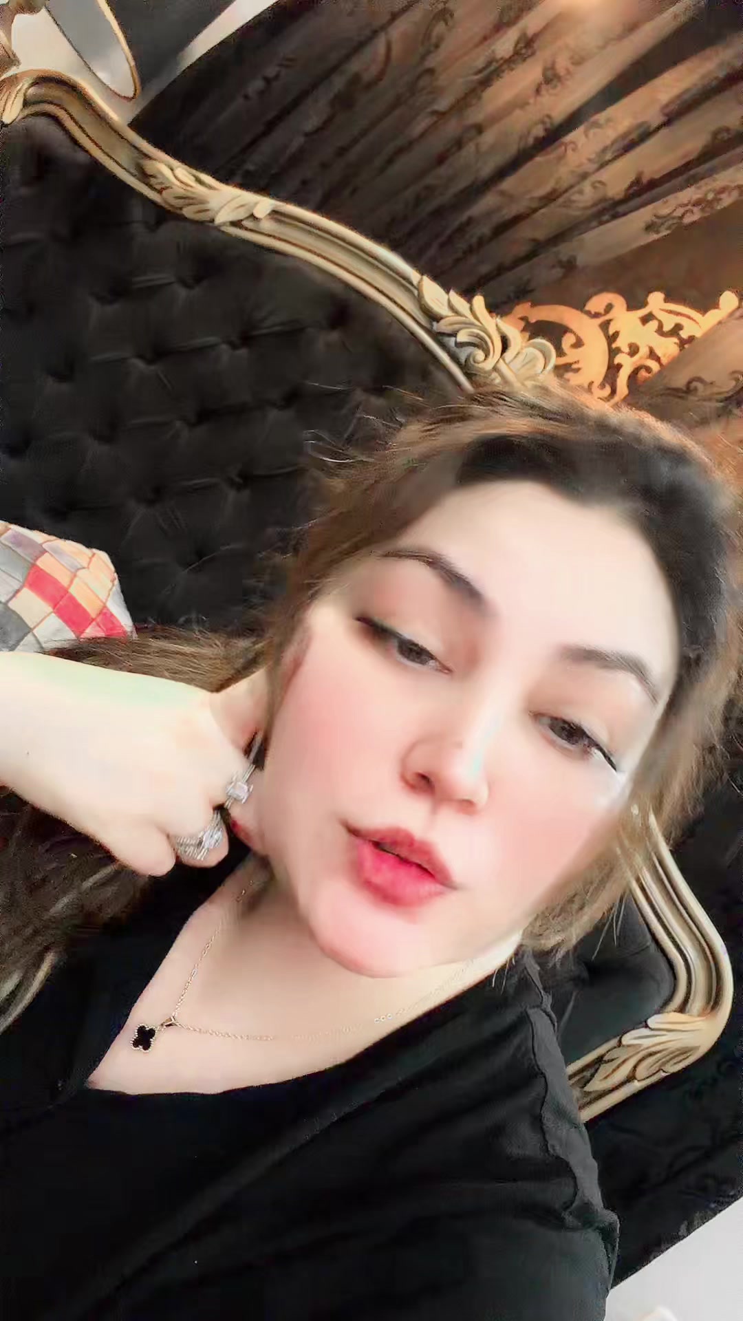 @Kitty Cheeks🦋