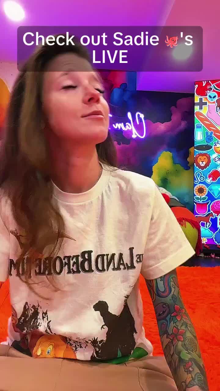 @lauragrassi727🐙 🖤💚💙