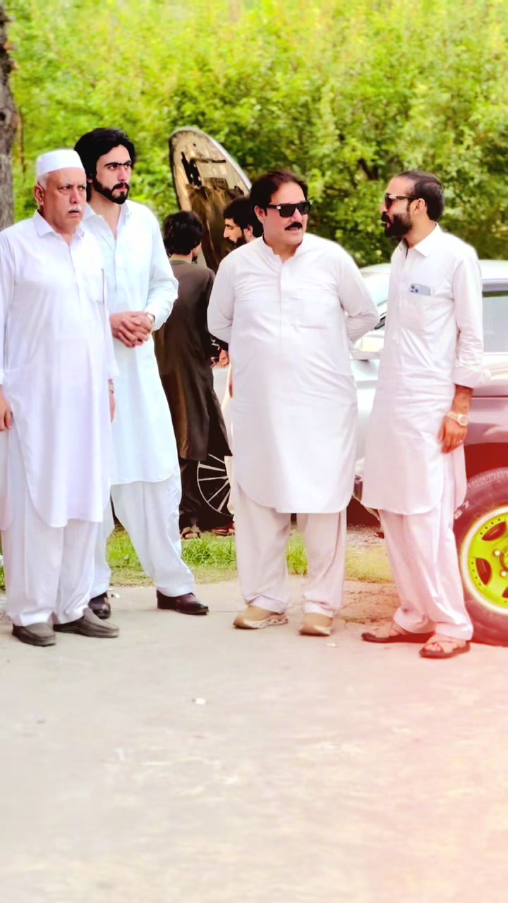 @چھوٹاخان باڈوان اورسیز