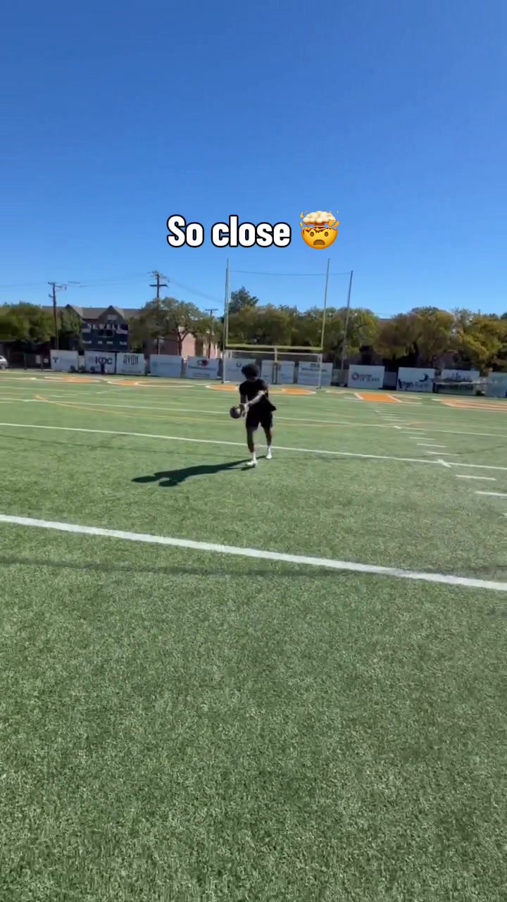 @4thDownHero - Mike Rivers