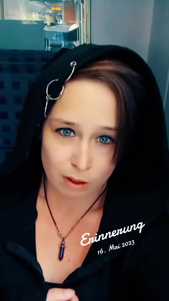 @Maya_0112