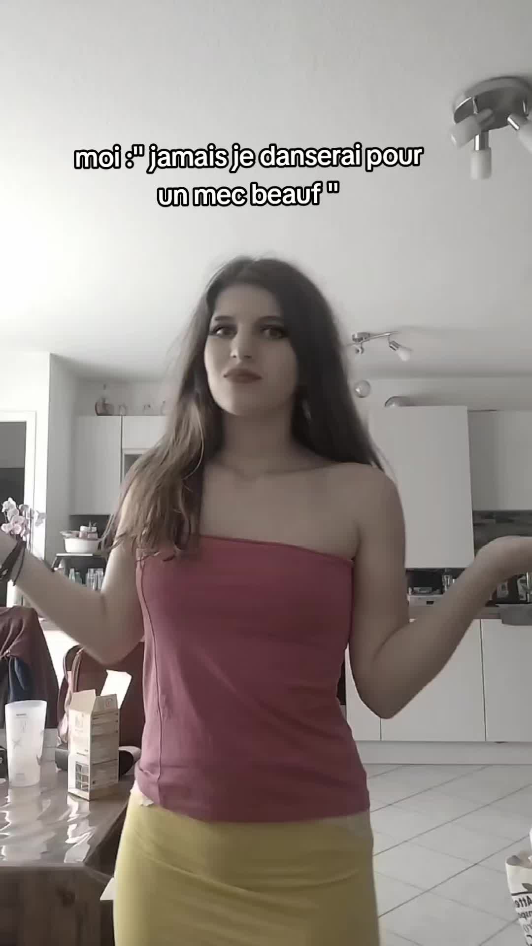 @°\^•~👠oR🎶@~•^/°