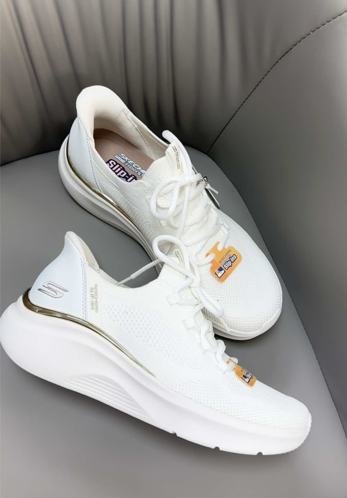 @K.S6titchSkechers