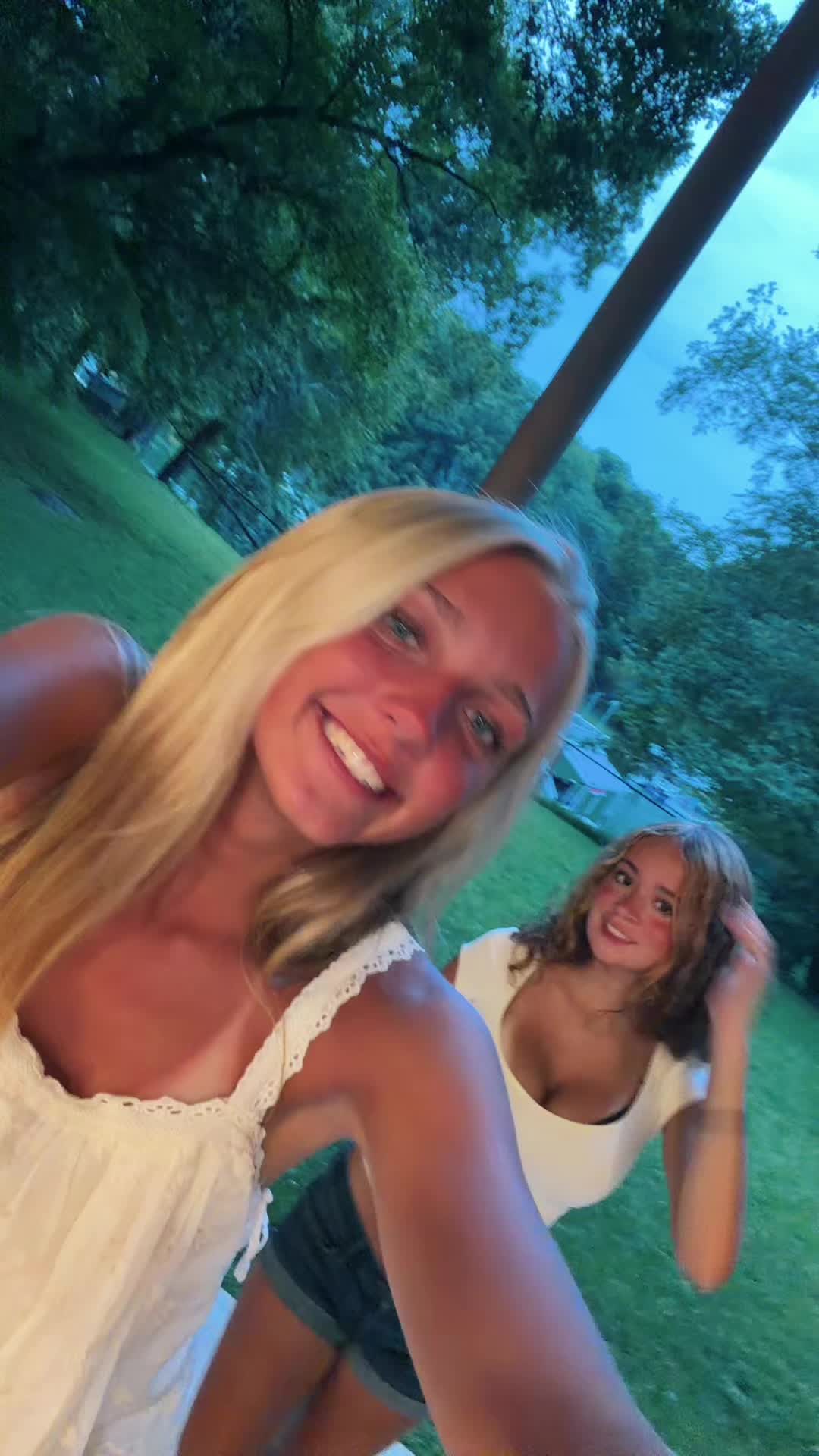 @evie.burrow