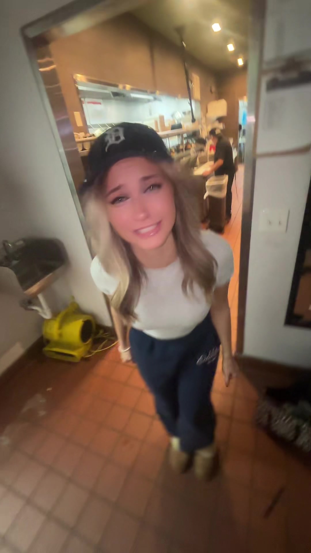 @hotinsaneblondegrlx