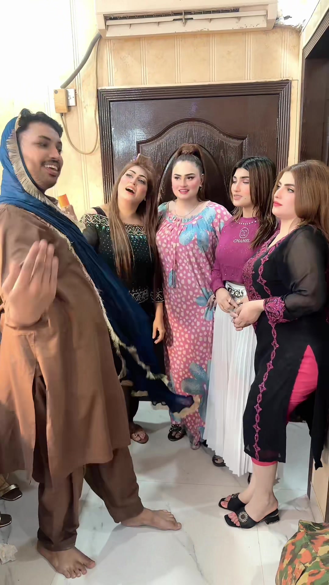 @Ayesha Ch
