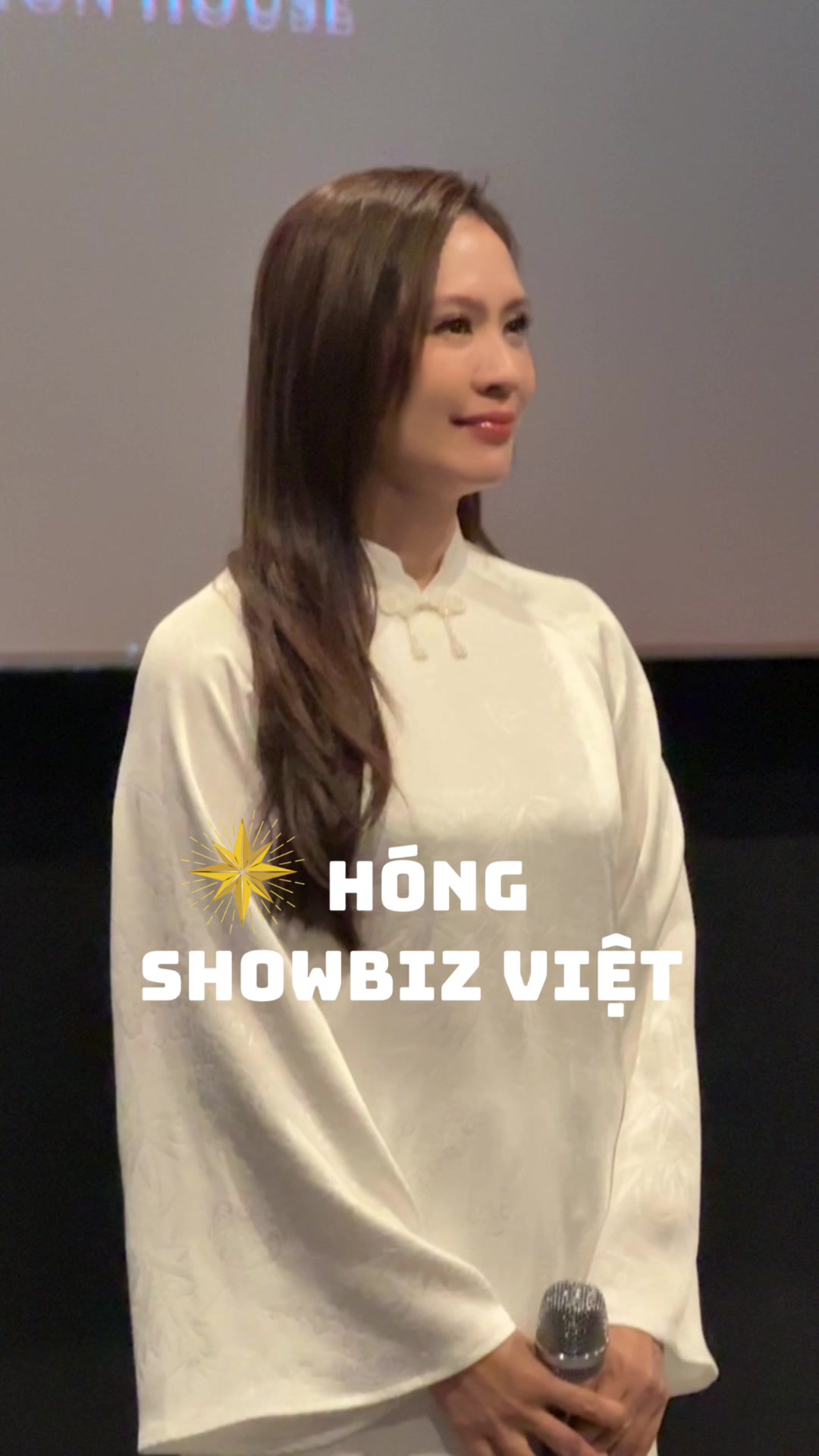 @H&oacute;ng Showbiz Việt