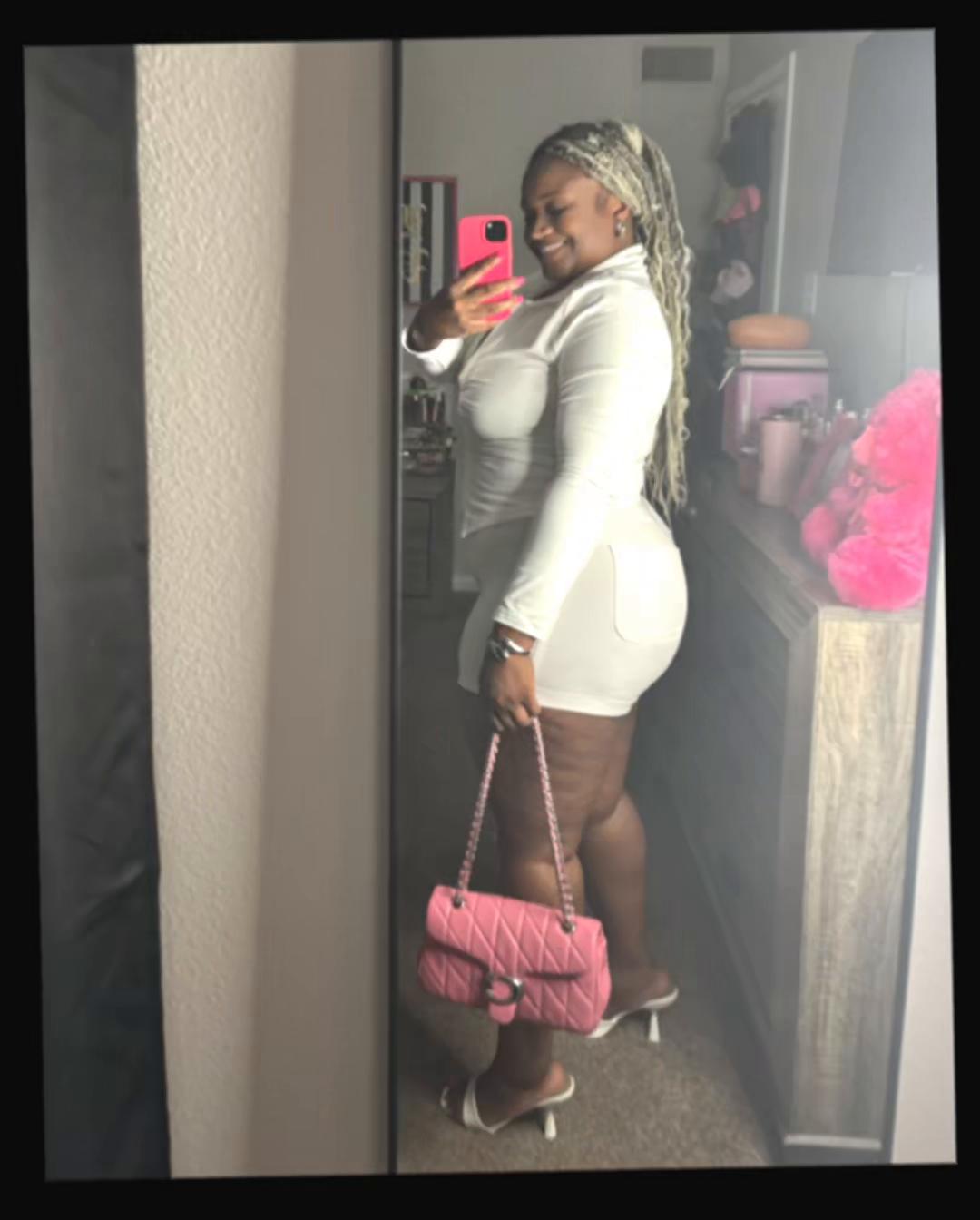 @Domoniquechantell_
