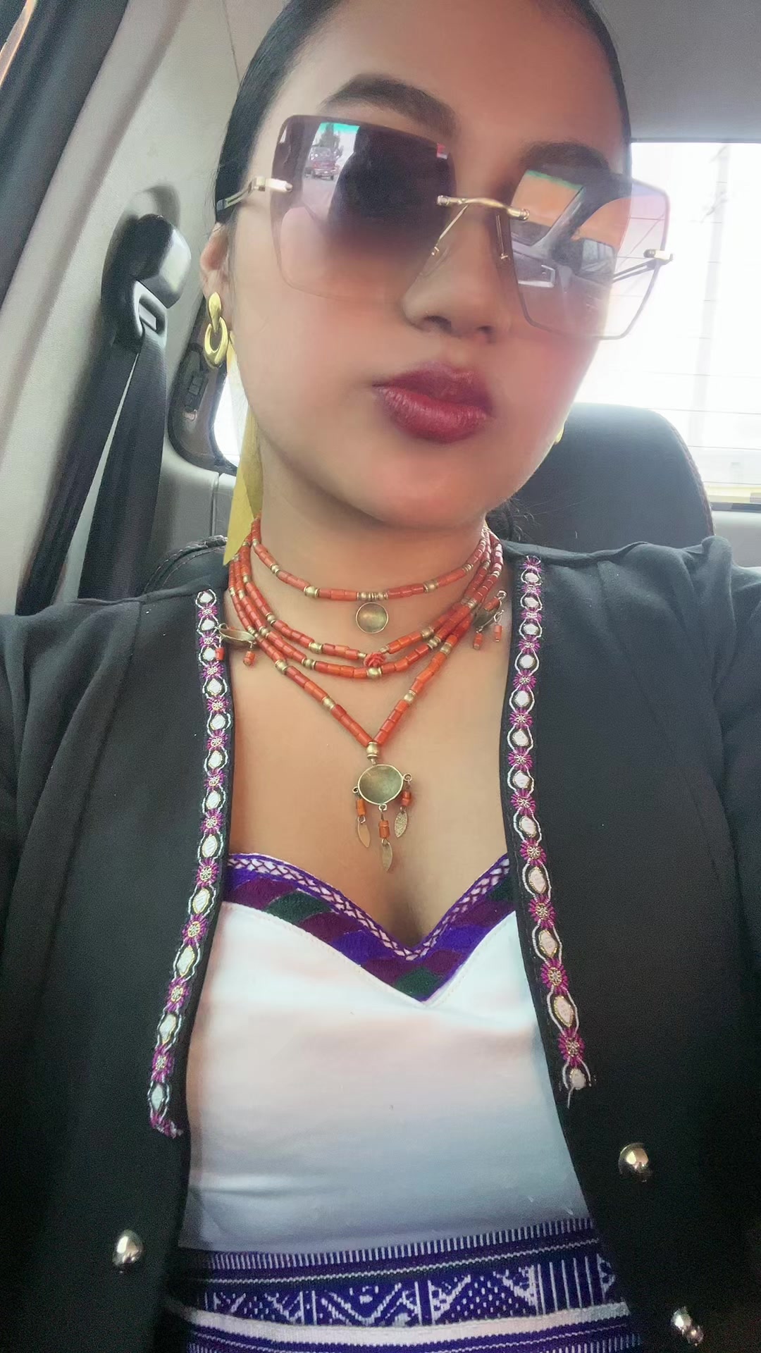 @Aurora👻