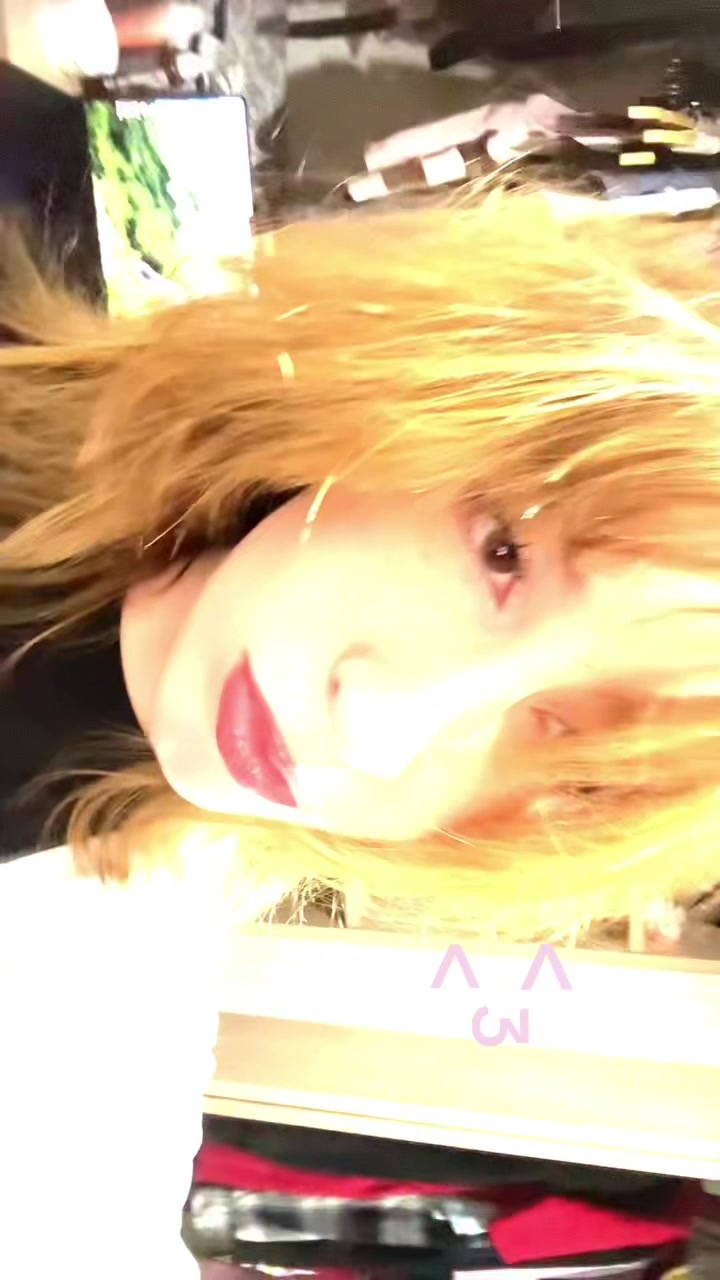 @???