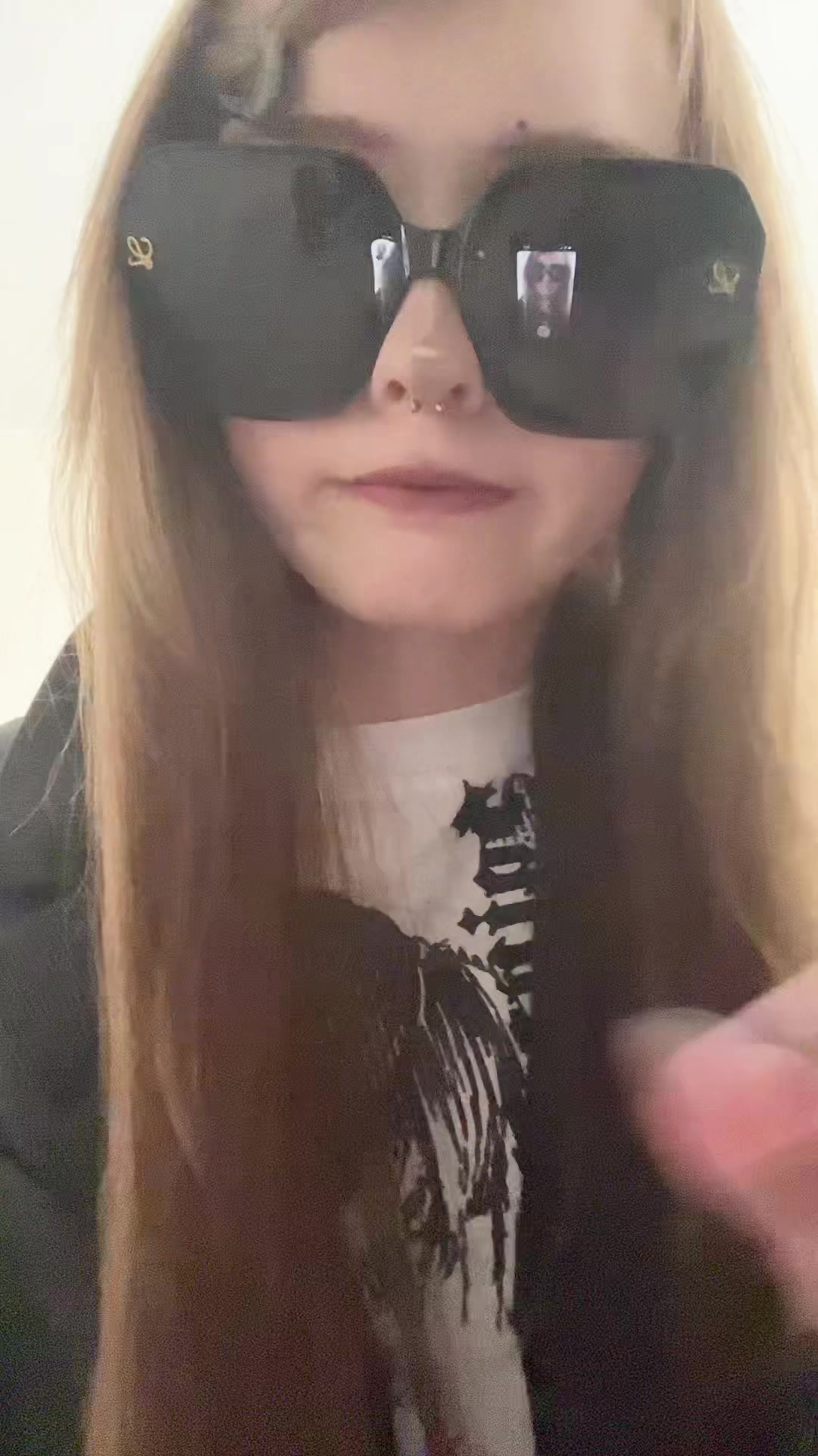 @GL0my