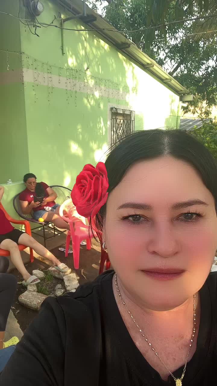 @Lorenavela25