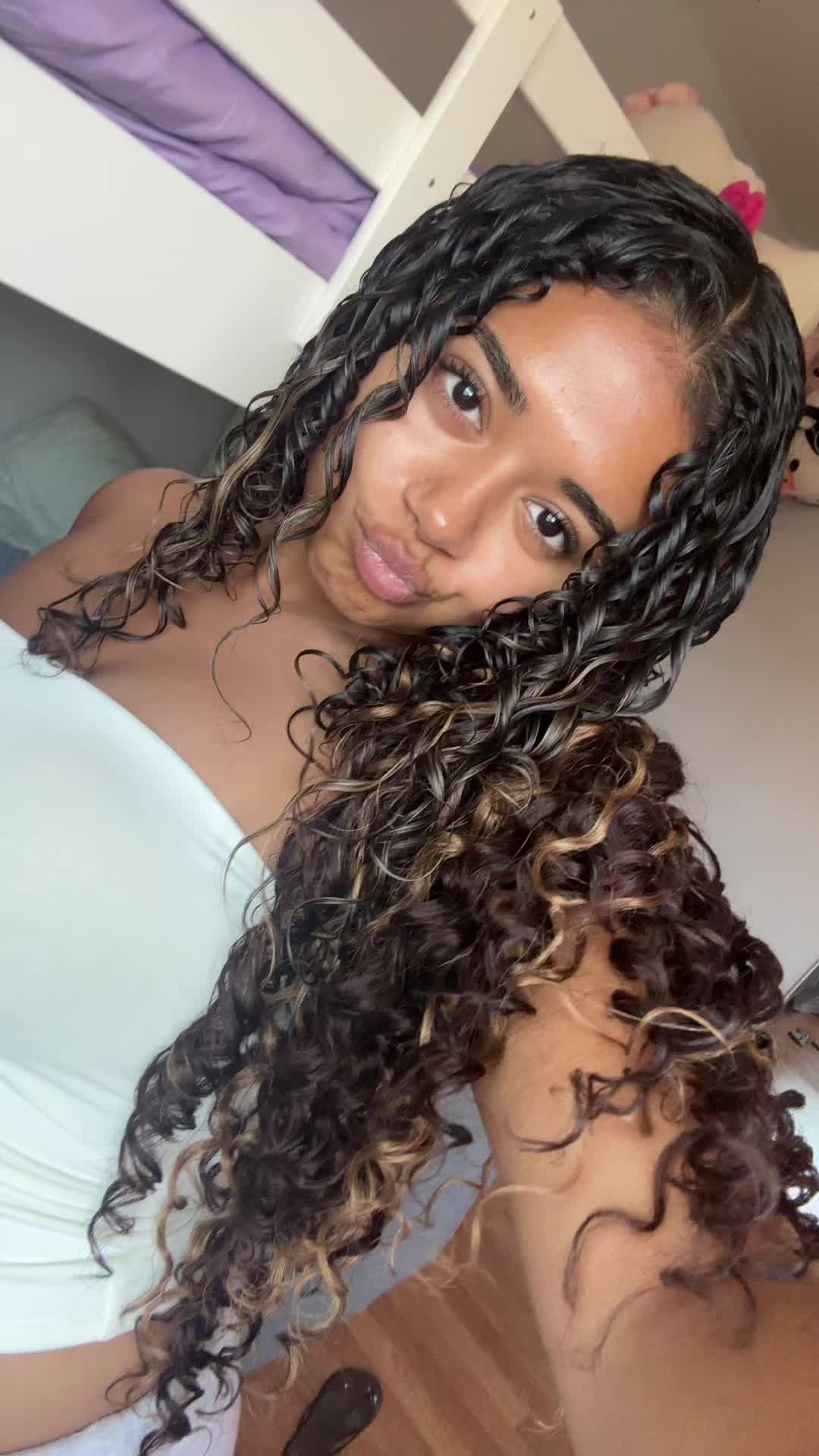 @Bella