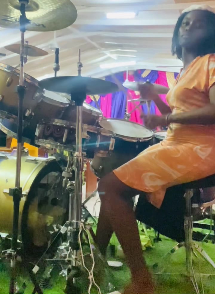 @talentedLiz🎤🥁👌🏾✍🏾