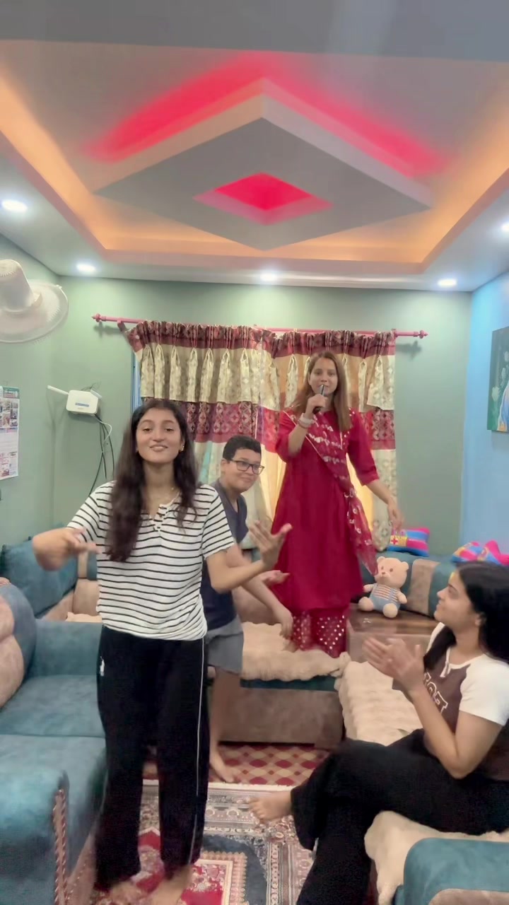 @Preetii💗