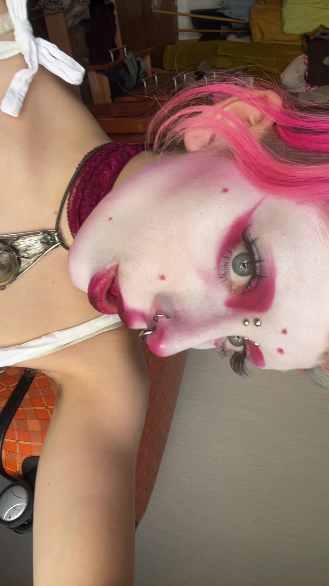 @weirdlywelldressed