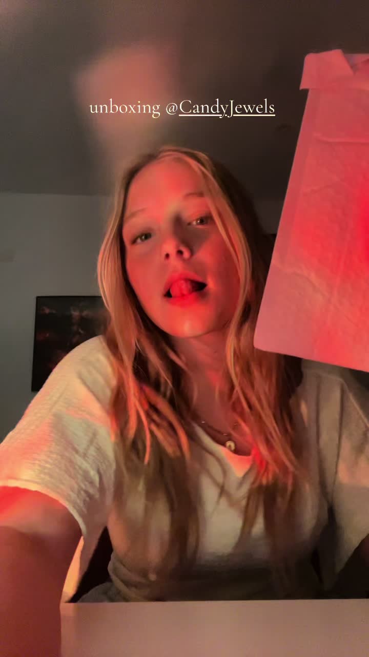 @Louane