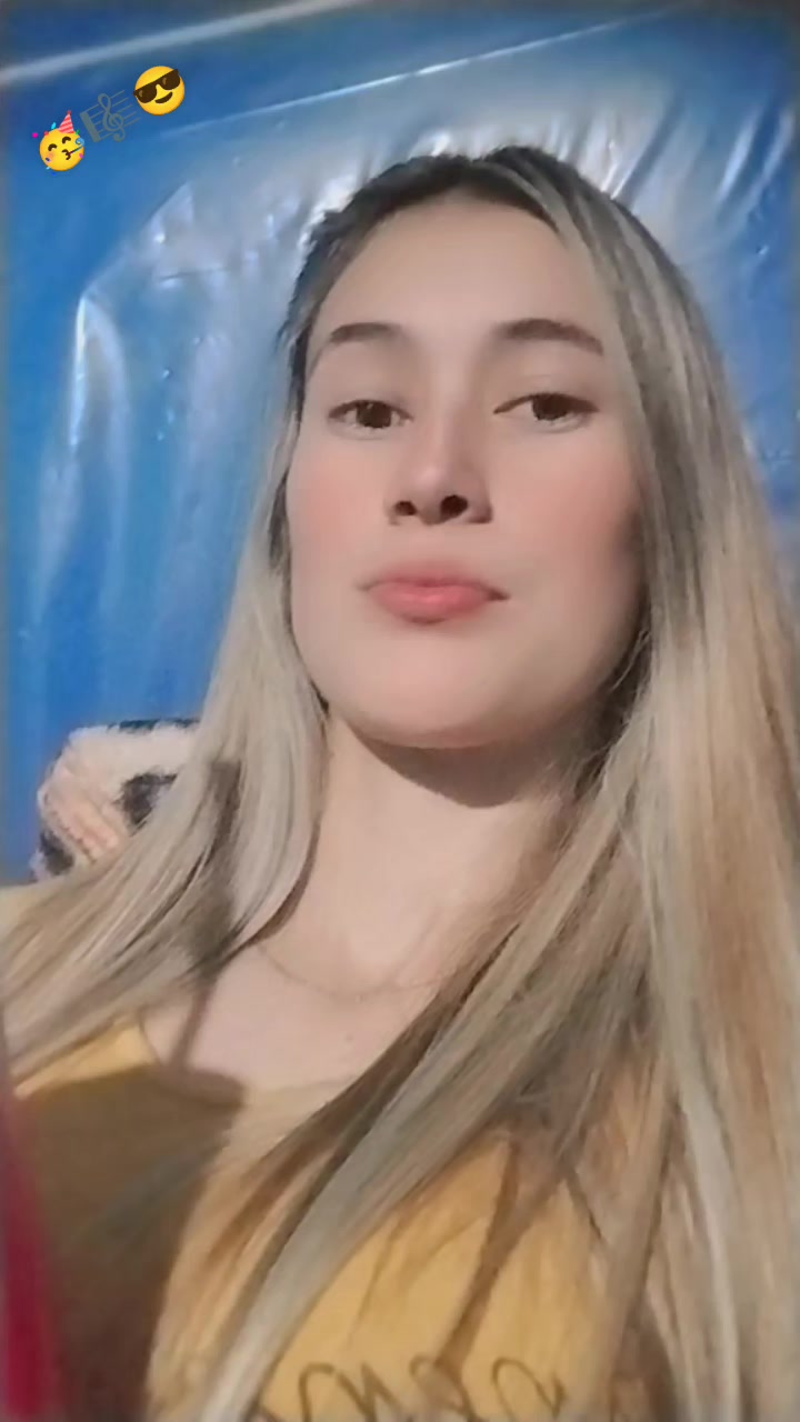 @Che Rubia ii flaquita ii😍😝🌚