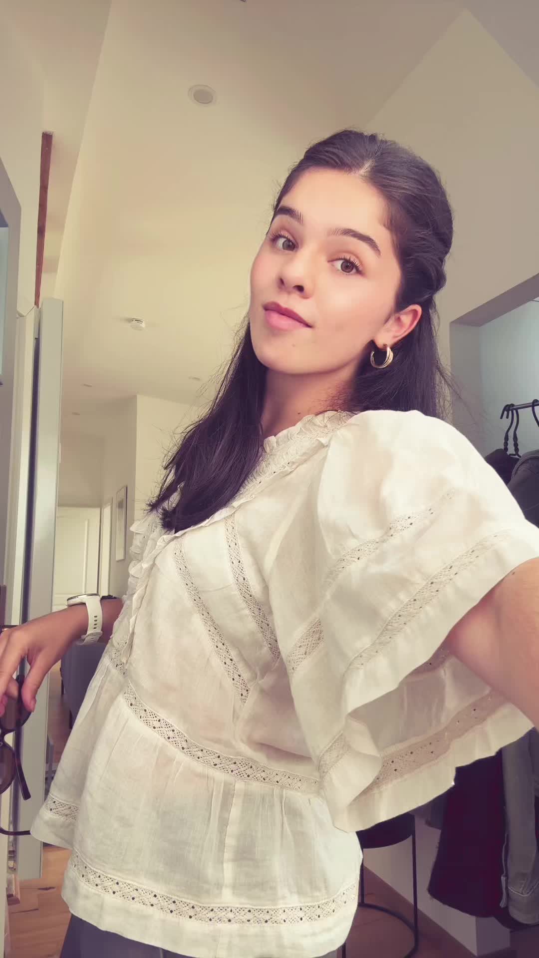 @Elli