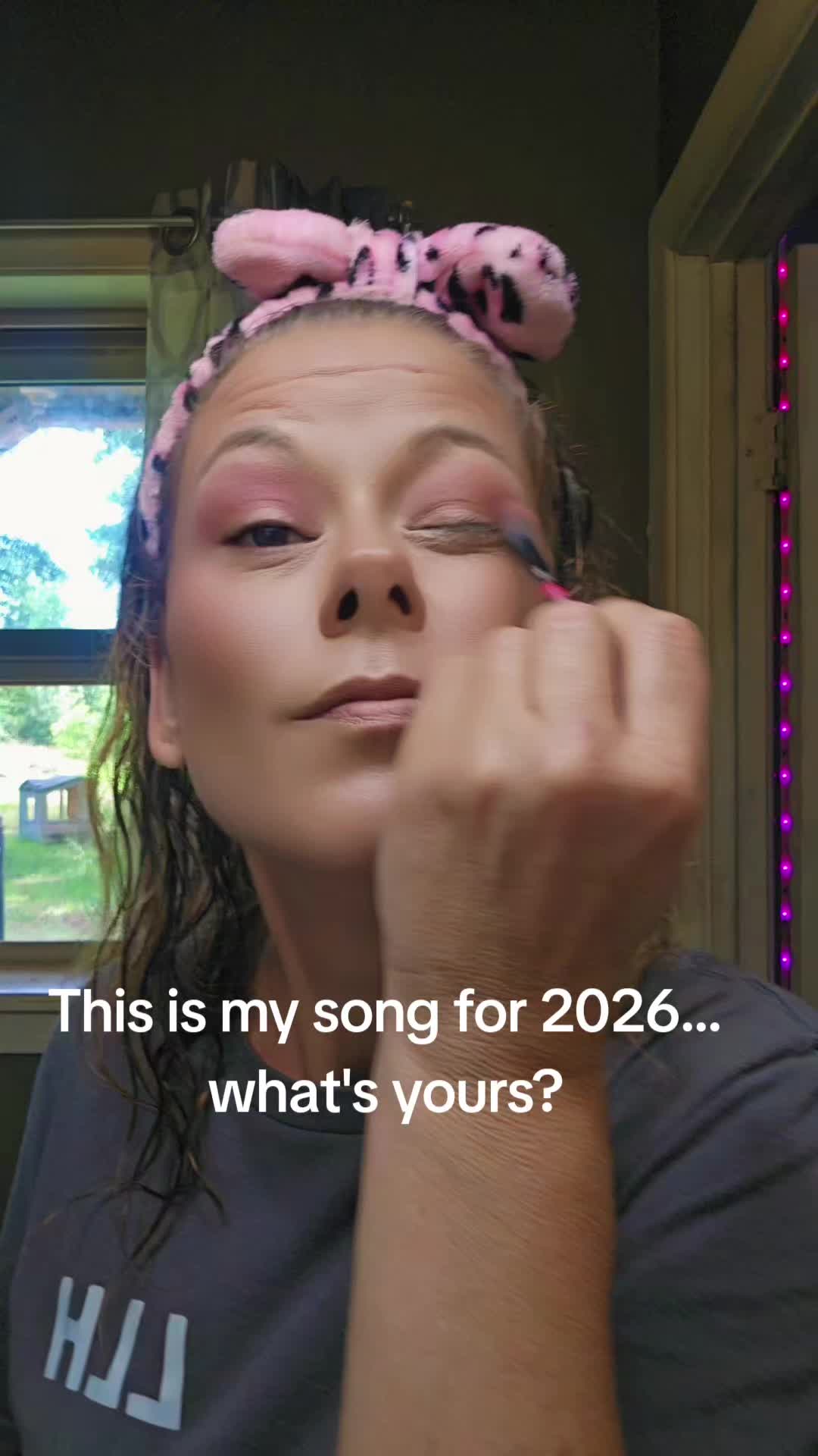 @Foxyroxy