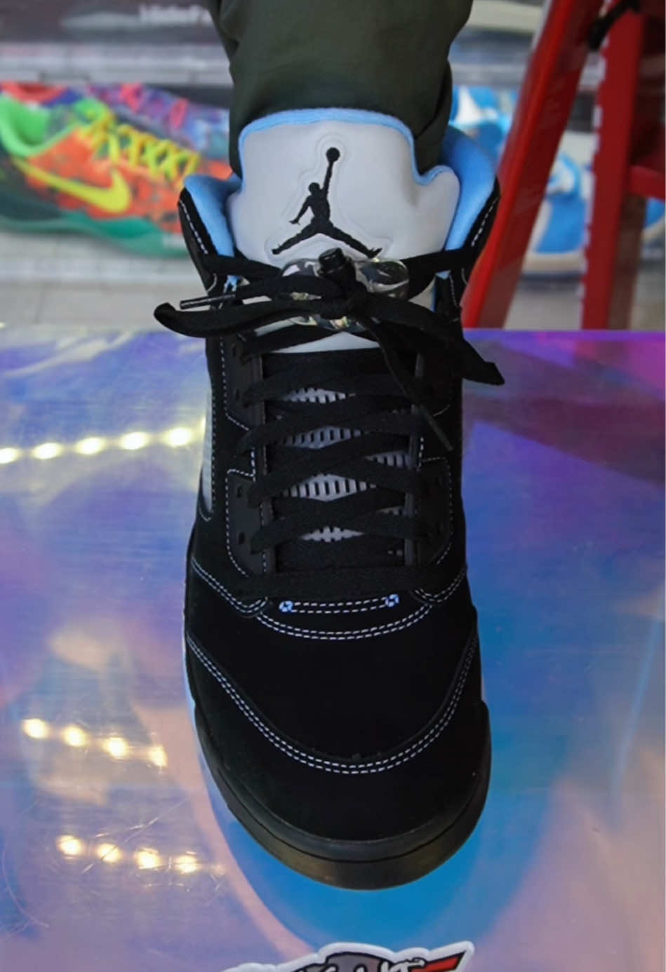 @Lacedsneaker