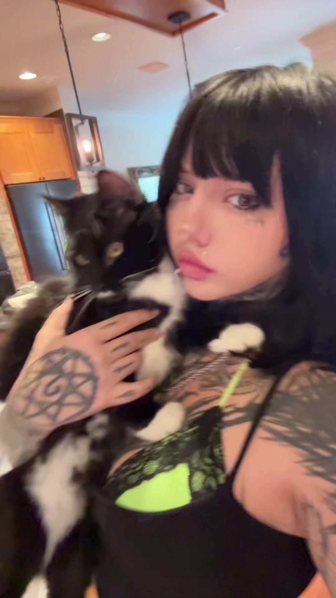 Celeste (@thecelestetriplex) - Urlebird