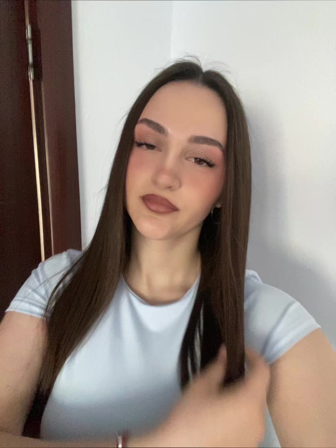 @leonisa