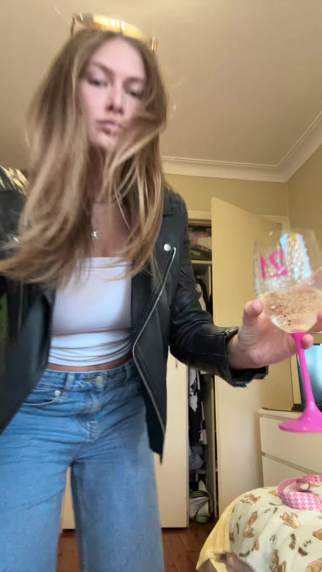 @Chloeeee