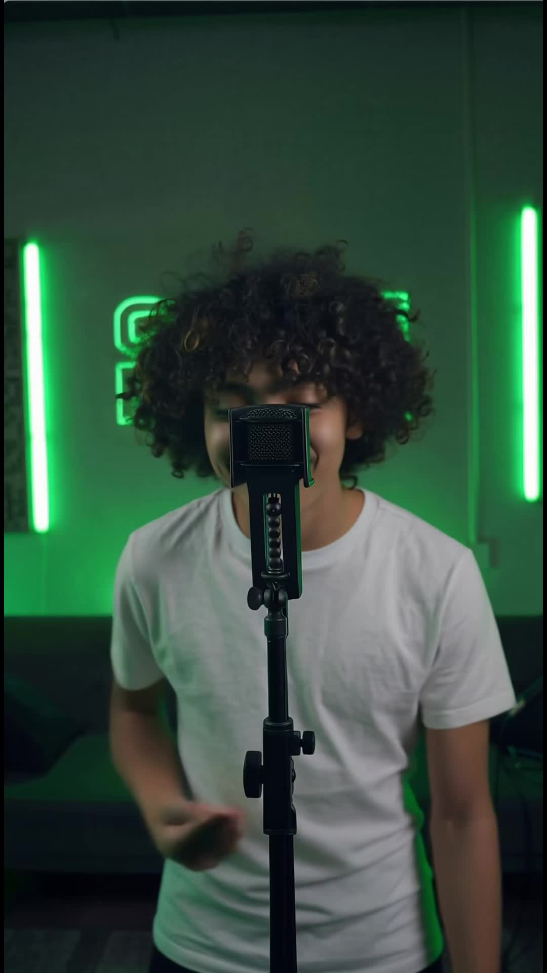 @axxiniscool
