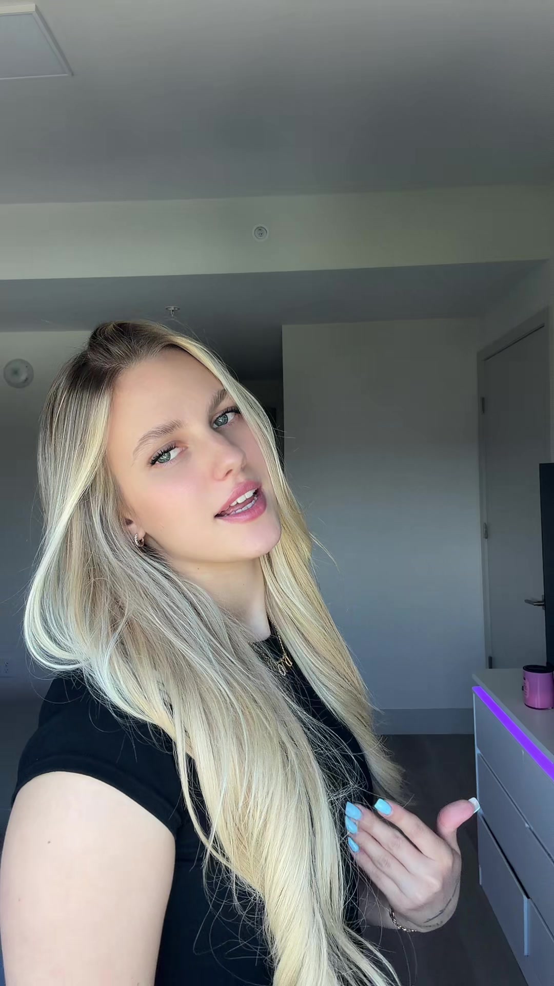 @itsvladameronenn
