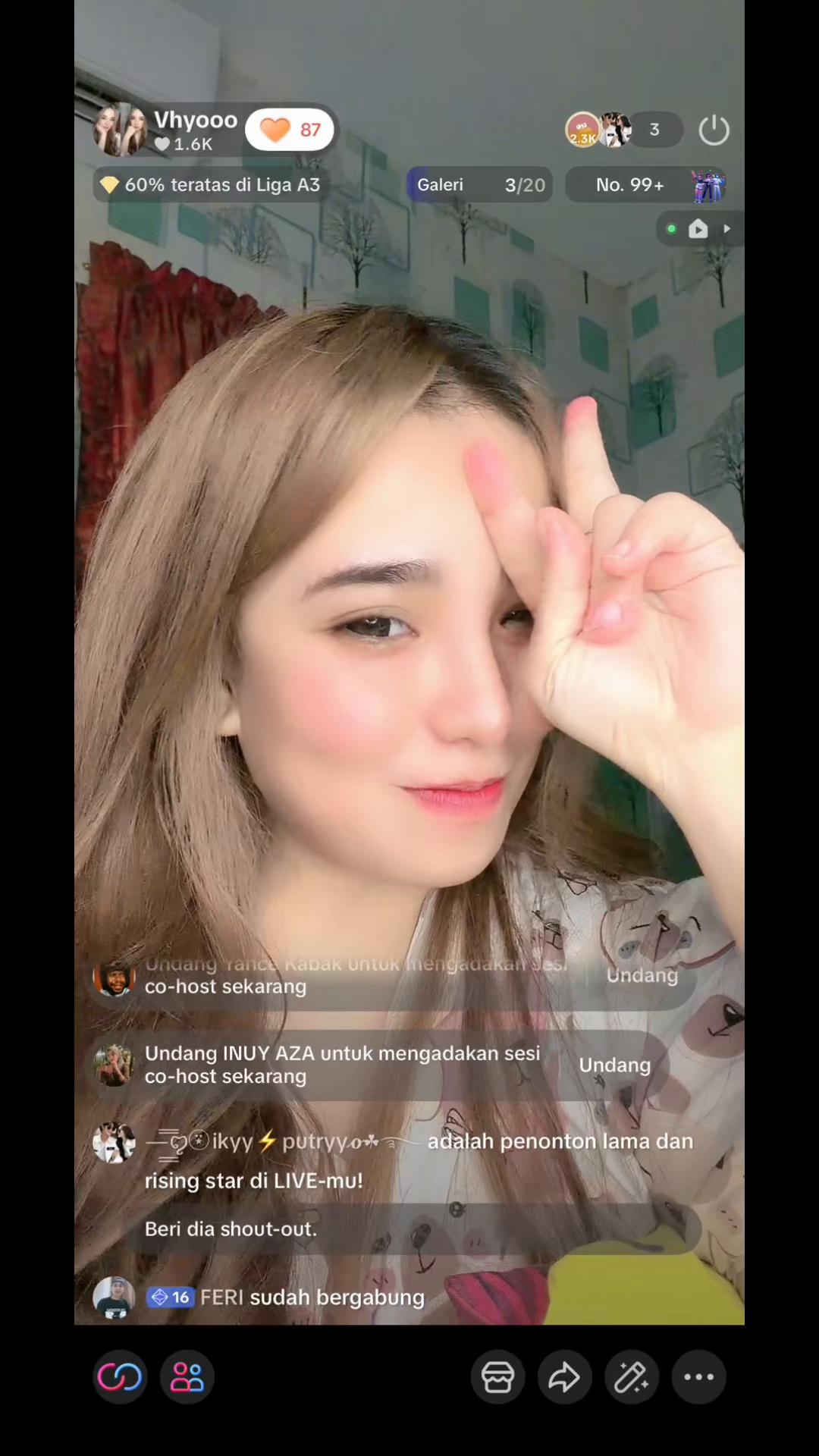 @Vhyooo