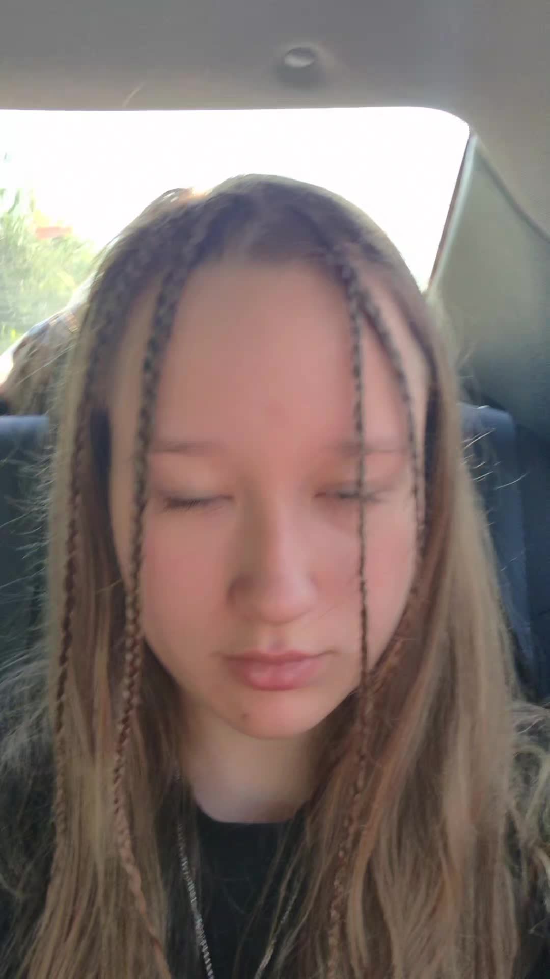 @𝓚𝓻𝓲𝓼💜🖤