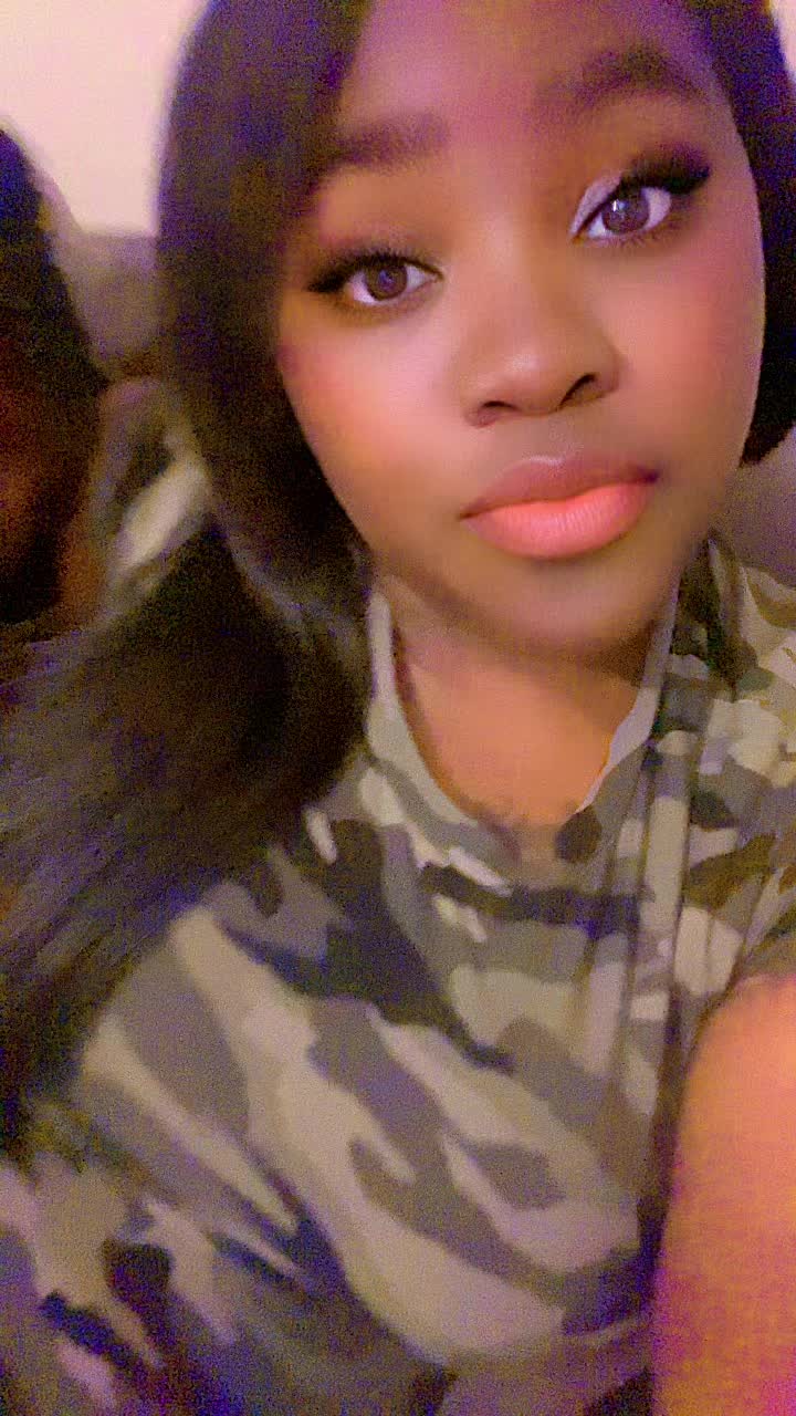 @Deeshort26