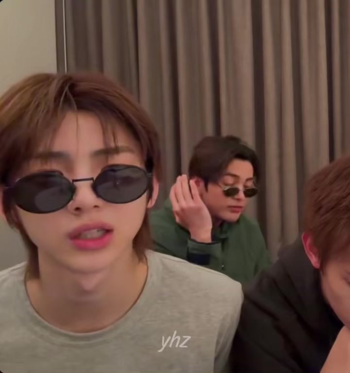@yhz