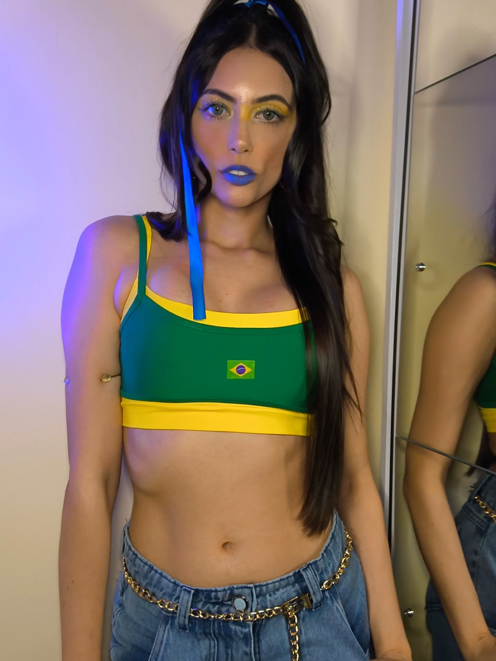 @Anna Tha&iacute;s