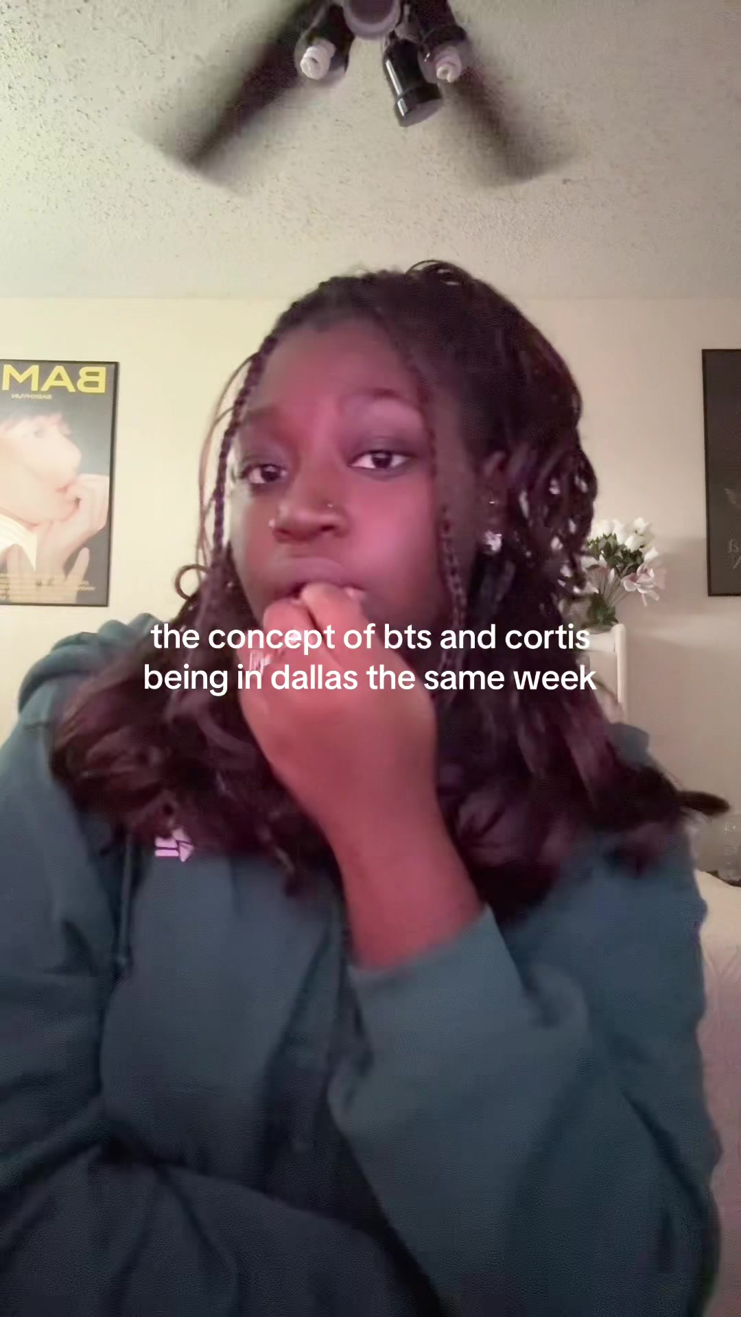 @julie⋆˙⟡