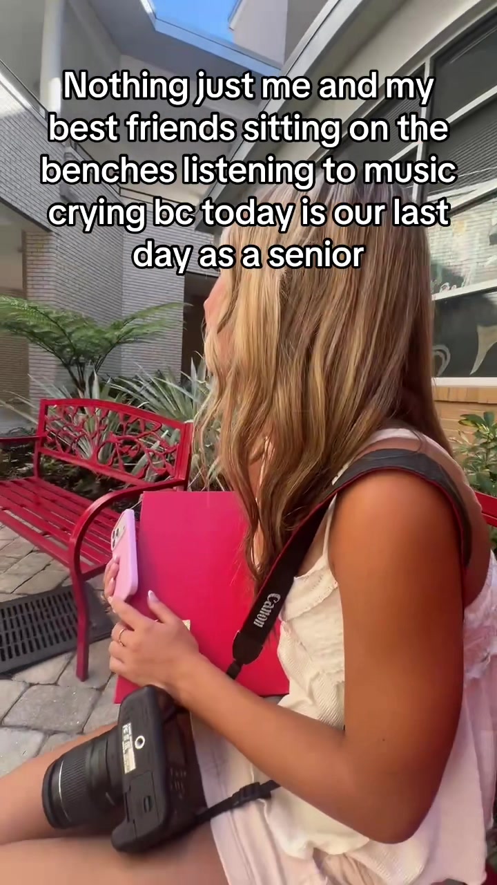 @𝙰𝚟𝚊 𝚋𝚛𝚎𝚠𝚜𝚝𝚎𝚛 <3