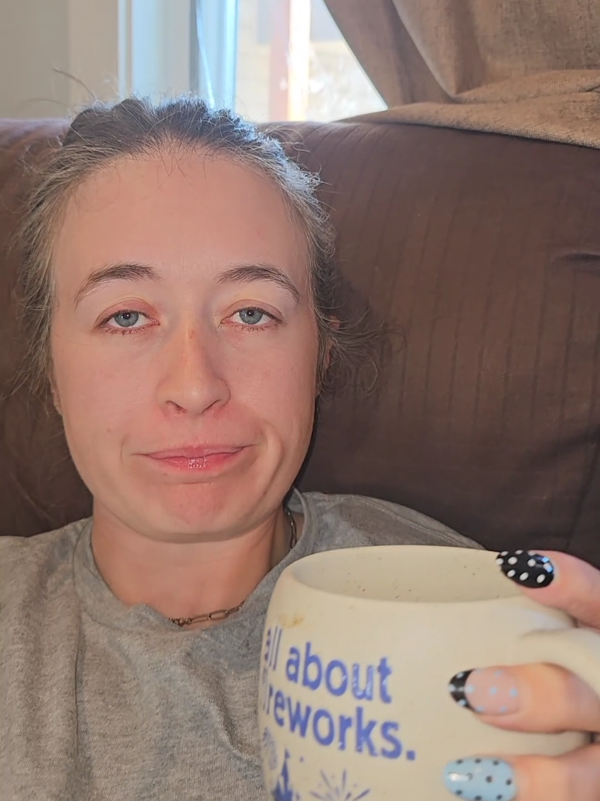 @alyssa | unaesthetic mom