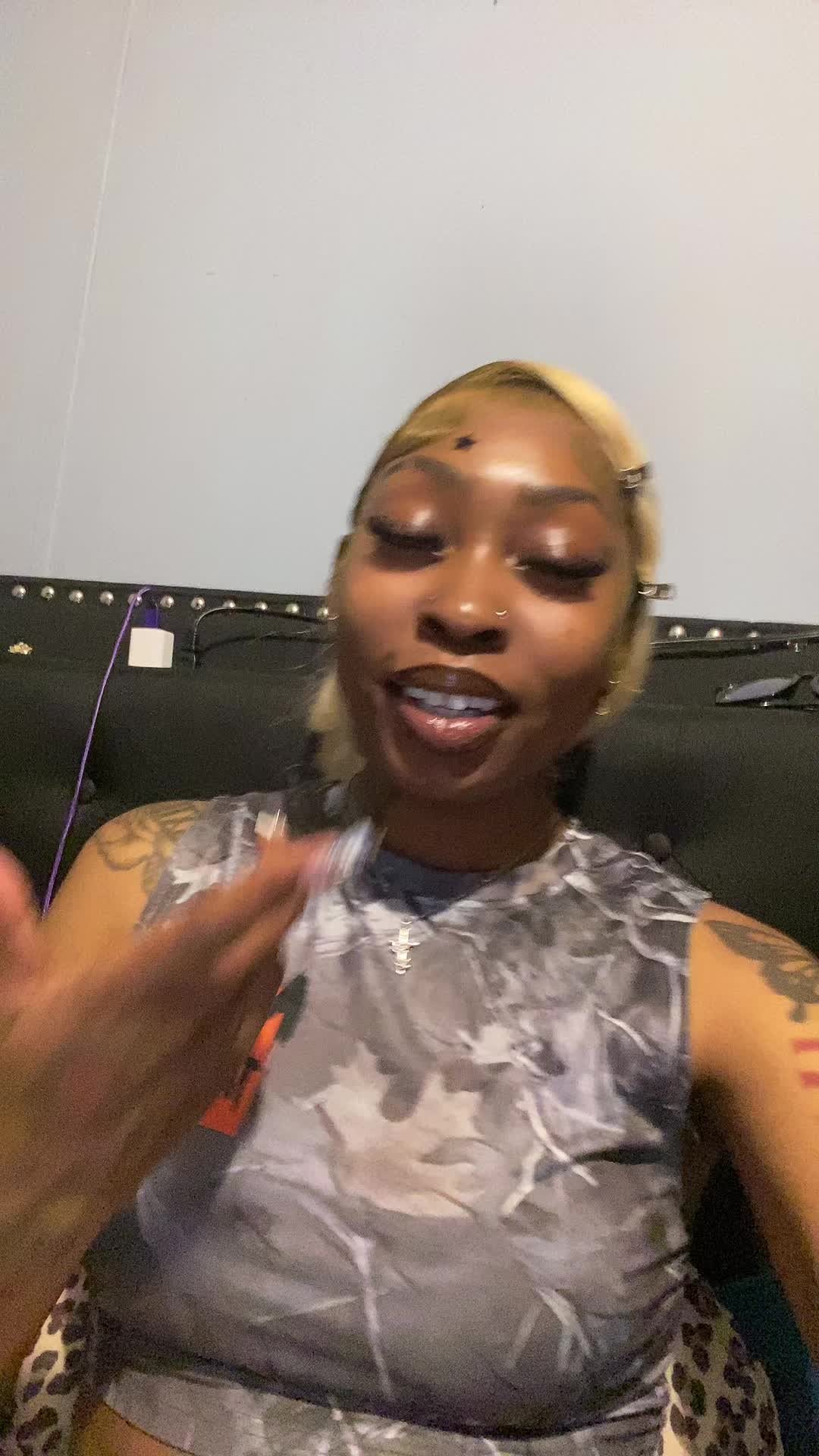 @isThatNisha🕷️💕