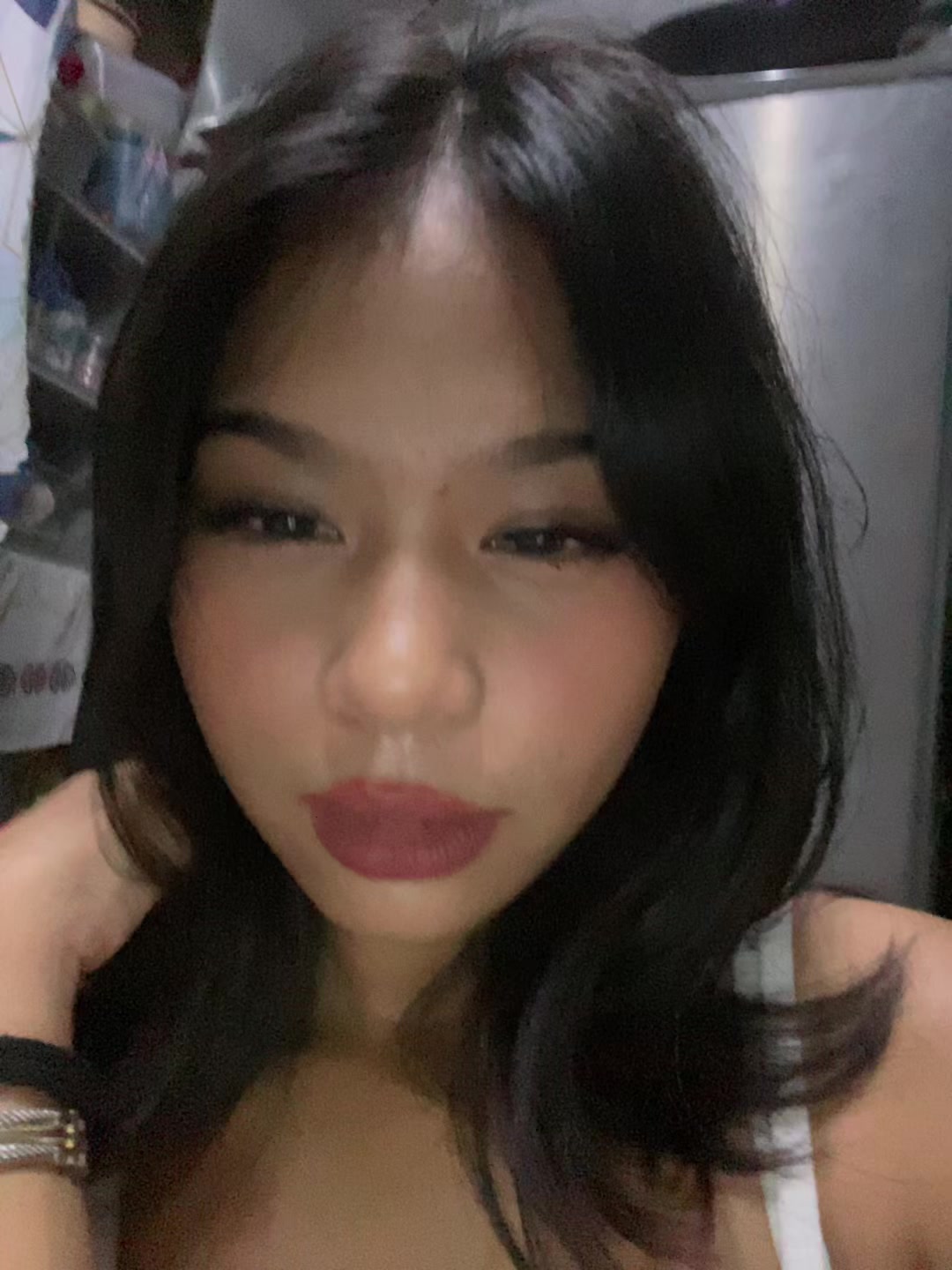 @krizxhella