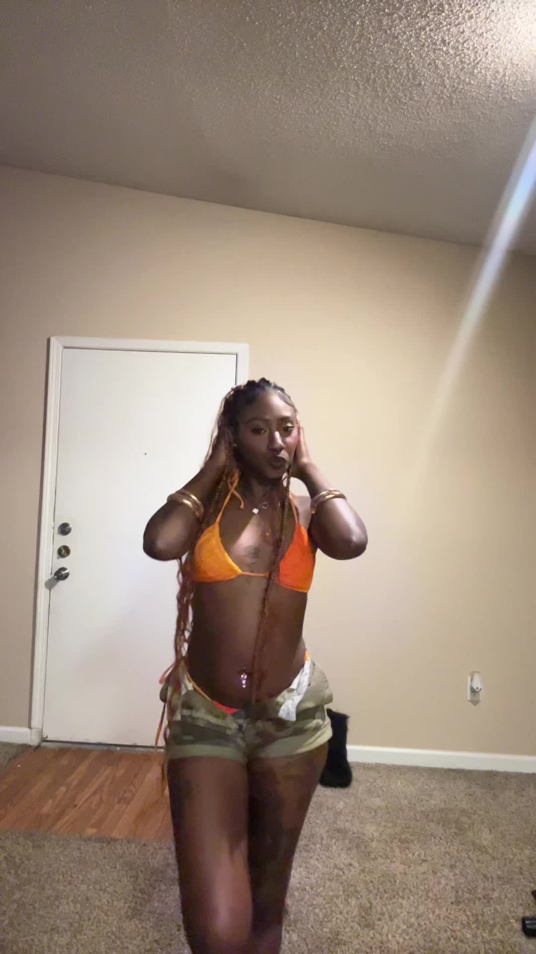 @missbratt.t