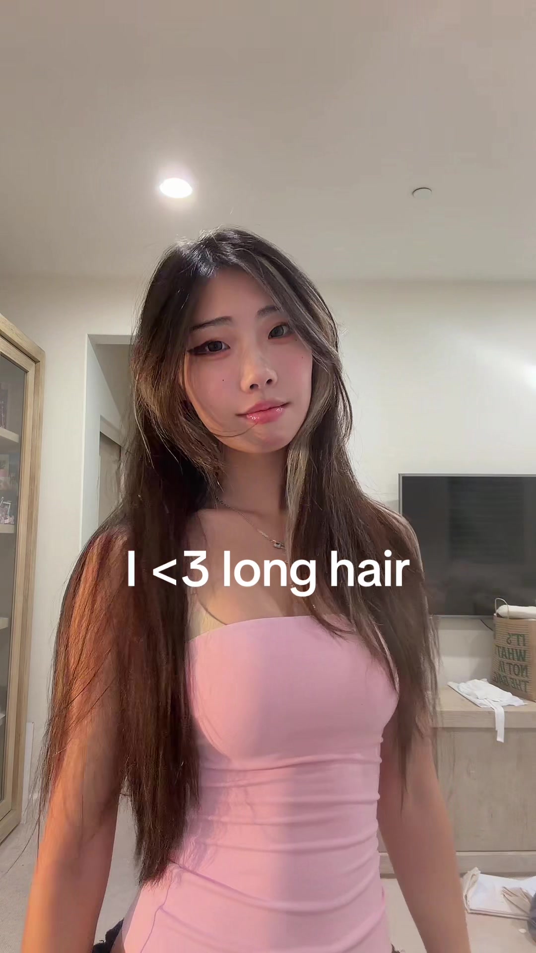 @adri_323_