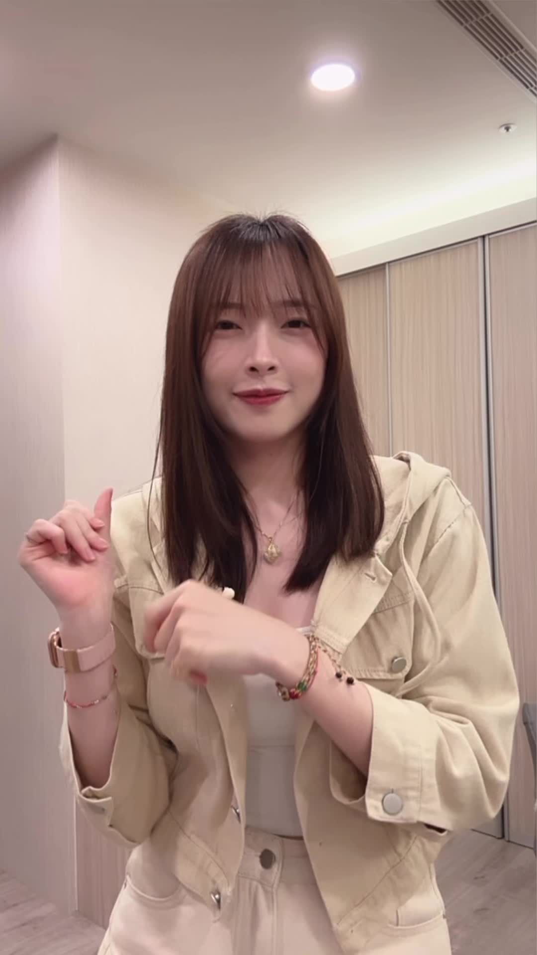 @이이伊伊yiyi