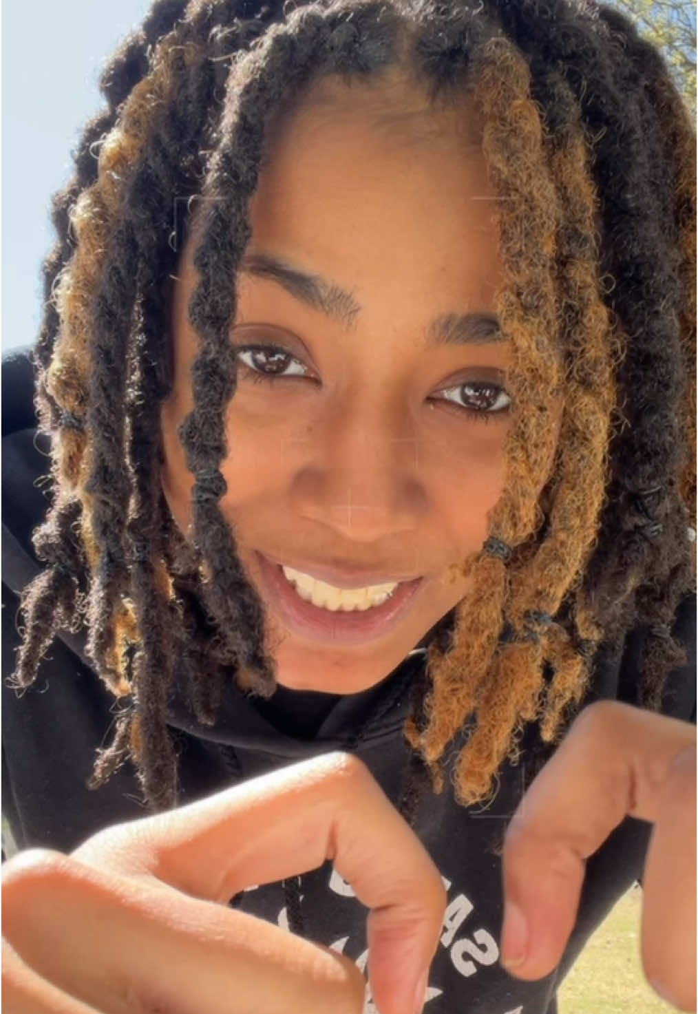 @QueenEyeDivine